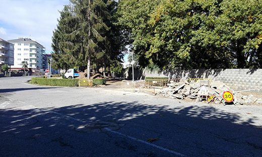 Xardíns entre a avenida Rosalía e a rúa Coronel Andrade