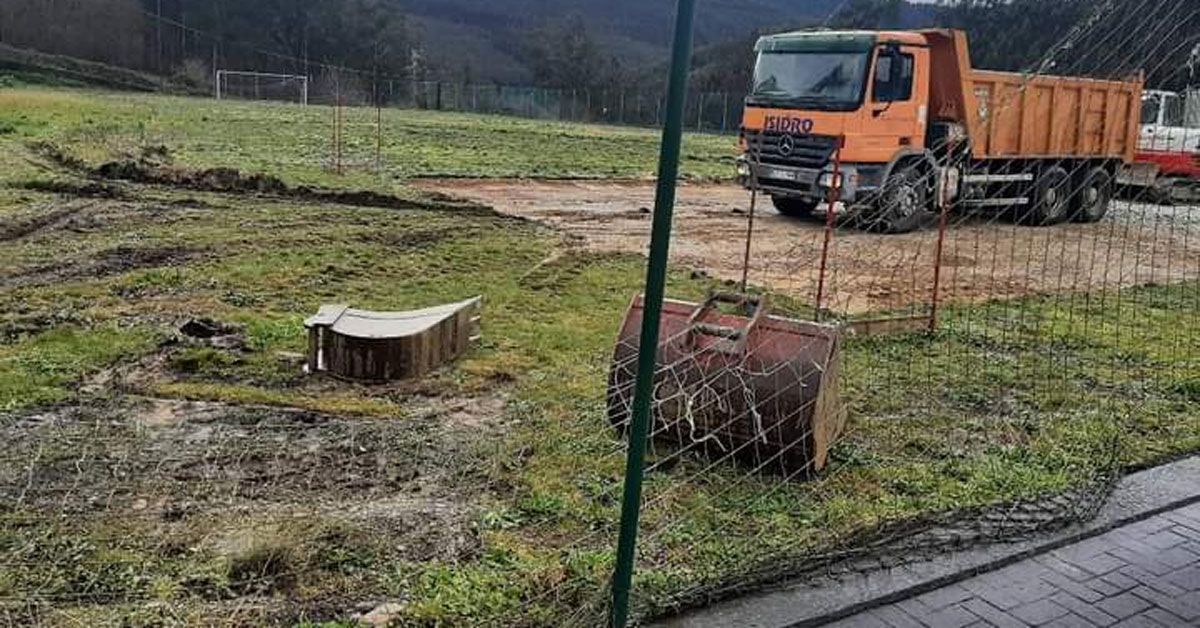 obras pista padel trabada