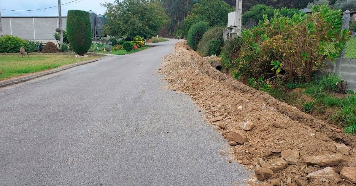 obras vilarbetote abastecemento auga trabada