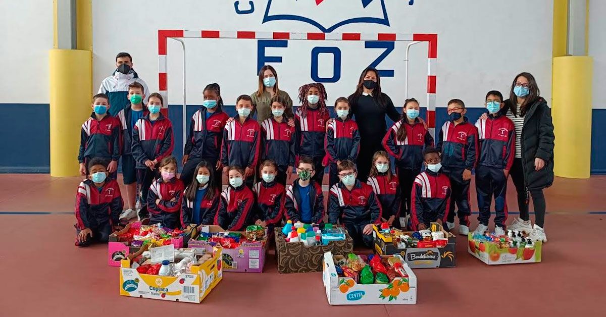 colexio pilar Foz chaveiros solidarios