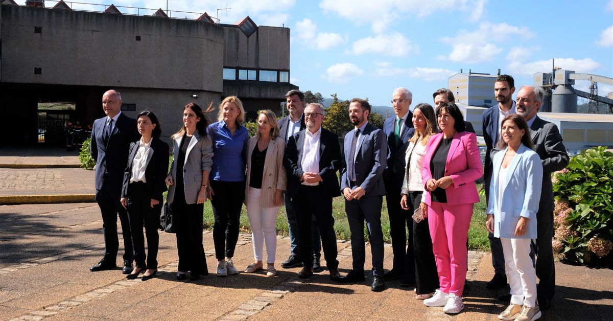 Visita a Alcoa comision parlamentarios europeos