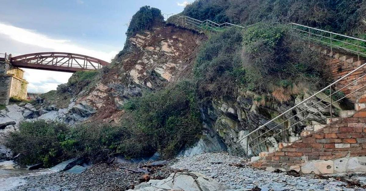 cargadoiro Ribadeo escaleira 1