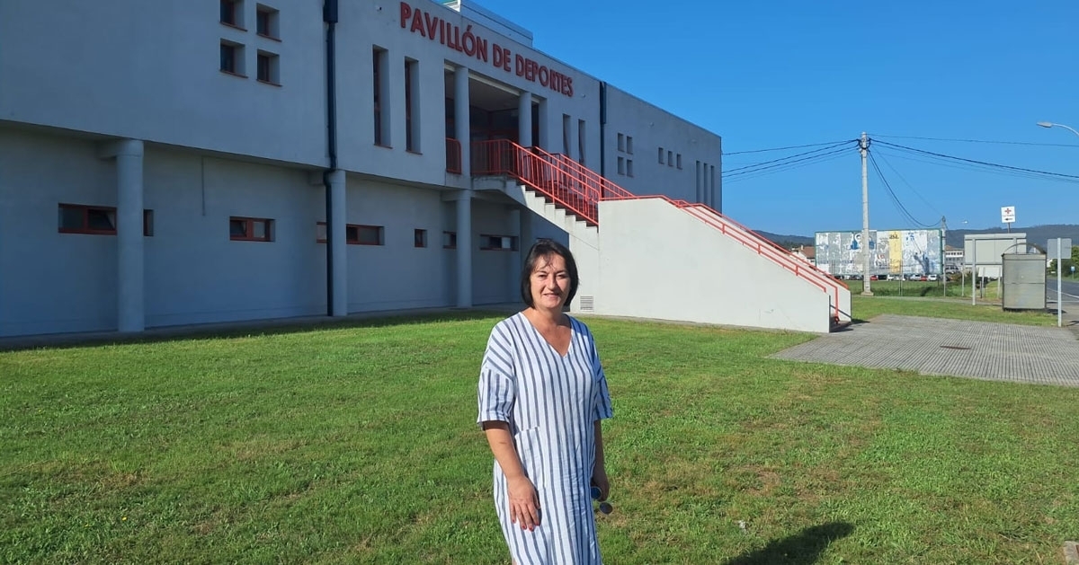 Verónica Soto nas inmediacións do pavillón de Marzán