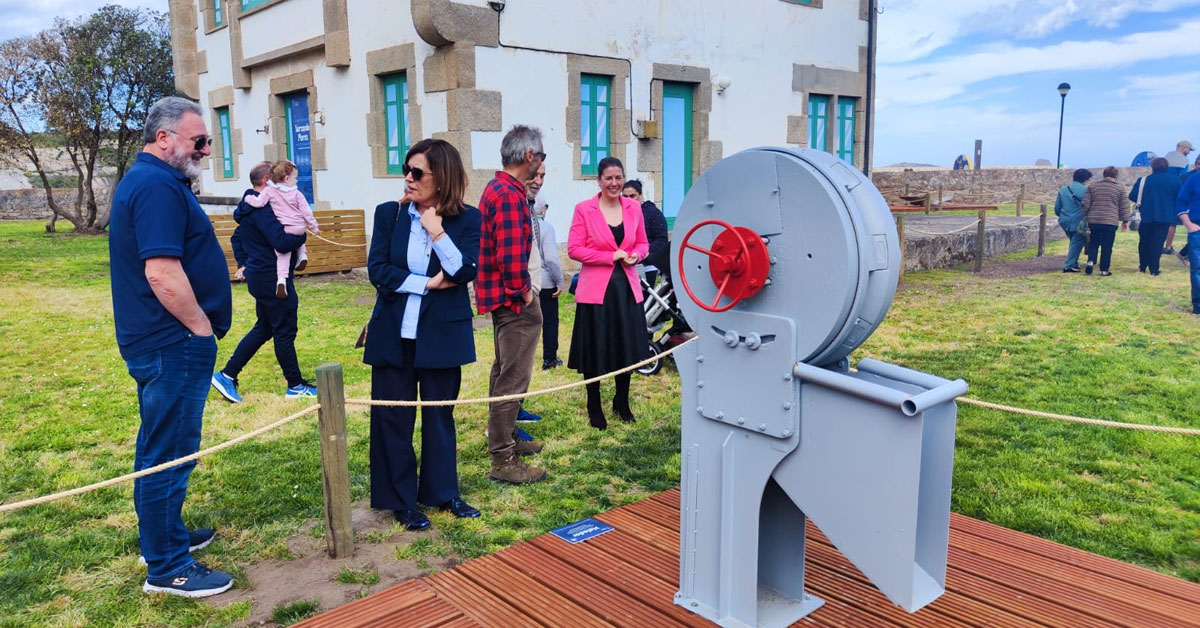 mostra surcando mares cervo