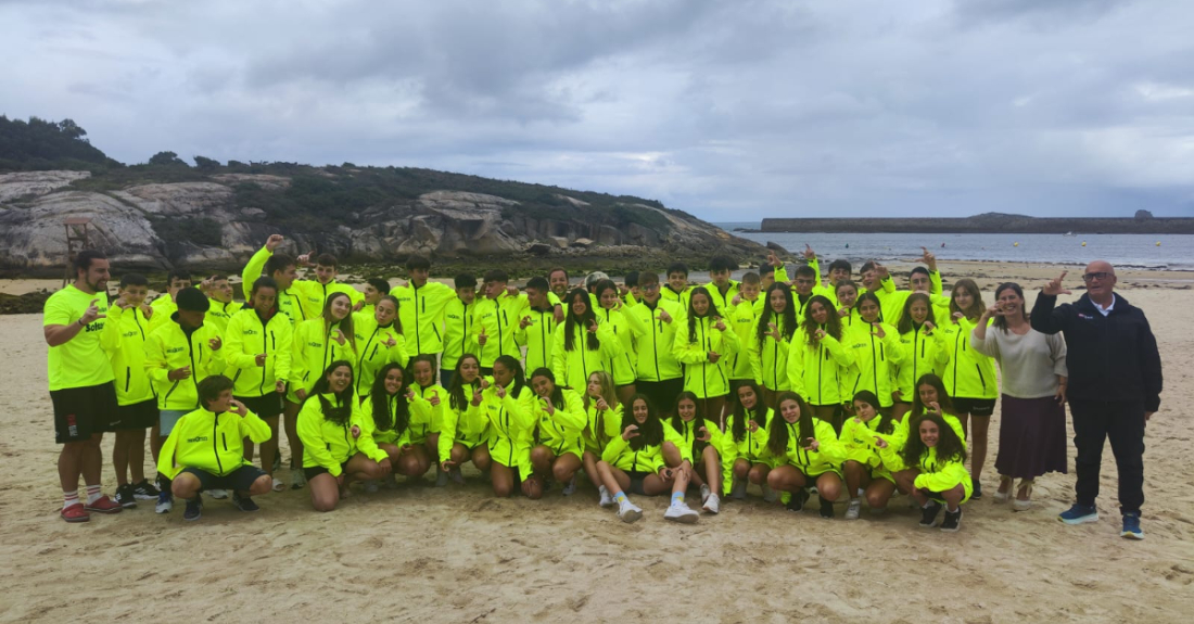 Imaxe dos nadadores do PortaMiñá de Lugo en Cervo