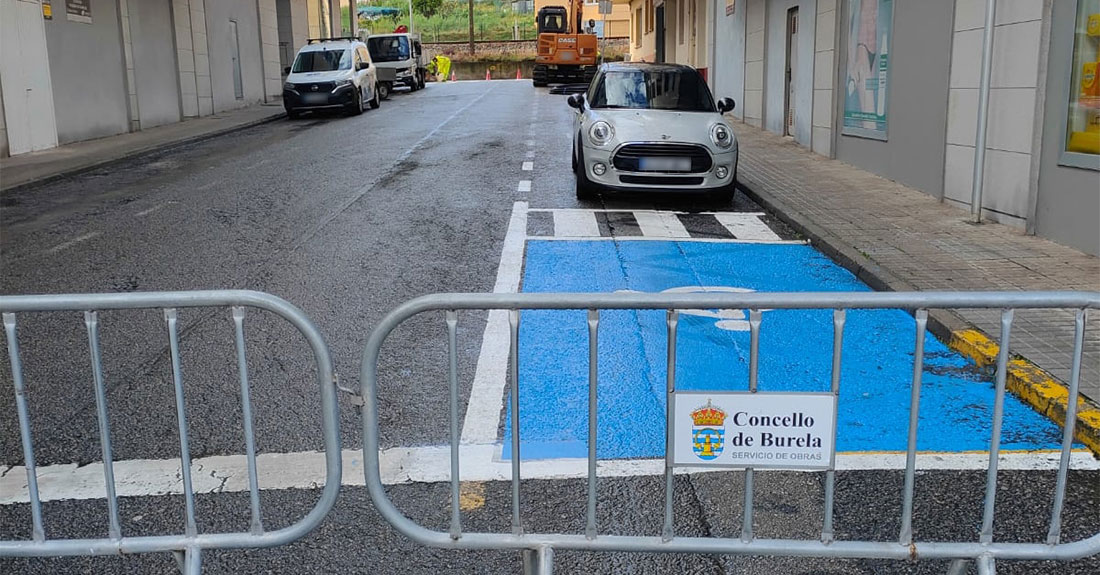 Vallas-na-zona-das-obras-previstas-en-Burela