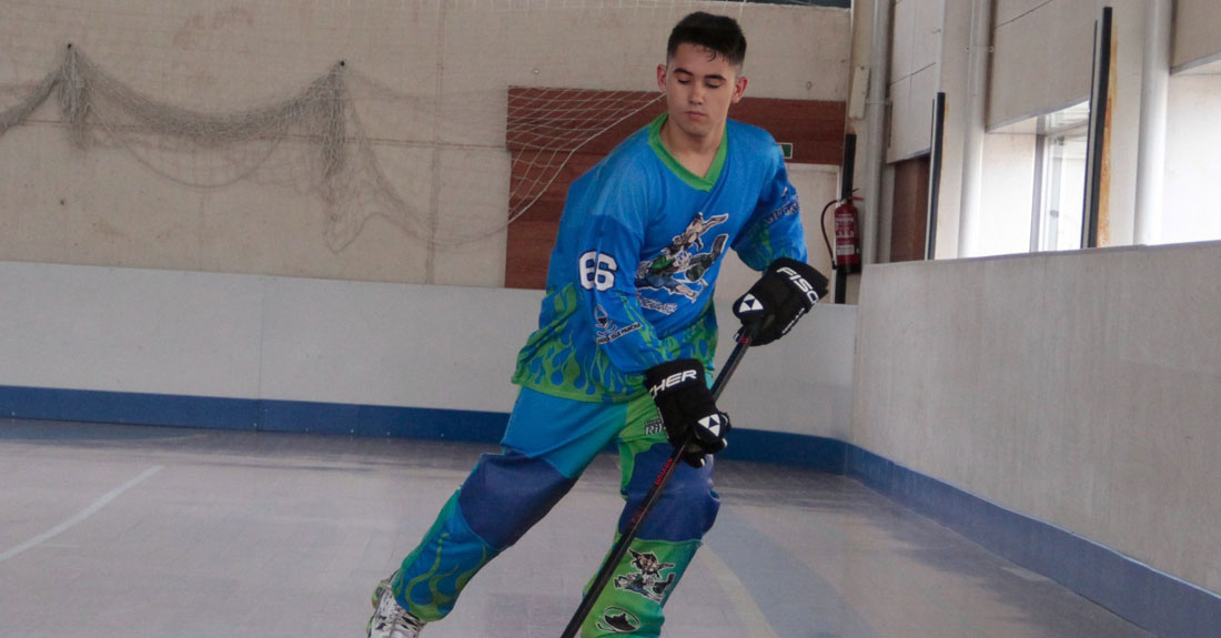 Xoel-Nonide-García-xogador-hockey-Ribadeo-Isla-Pancha
