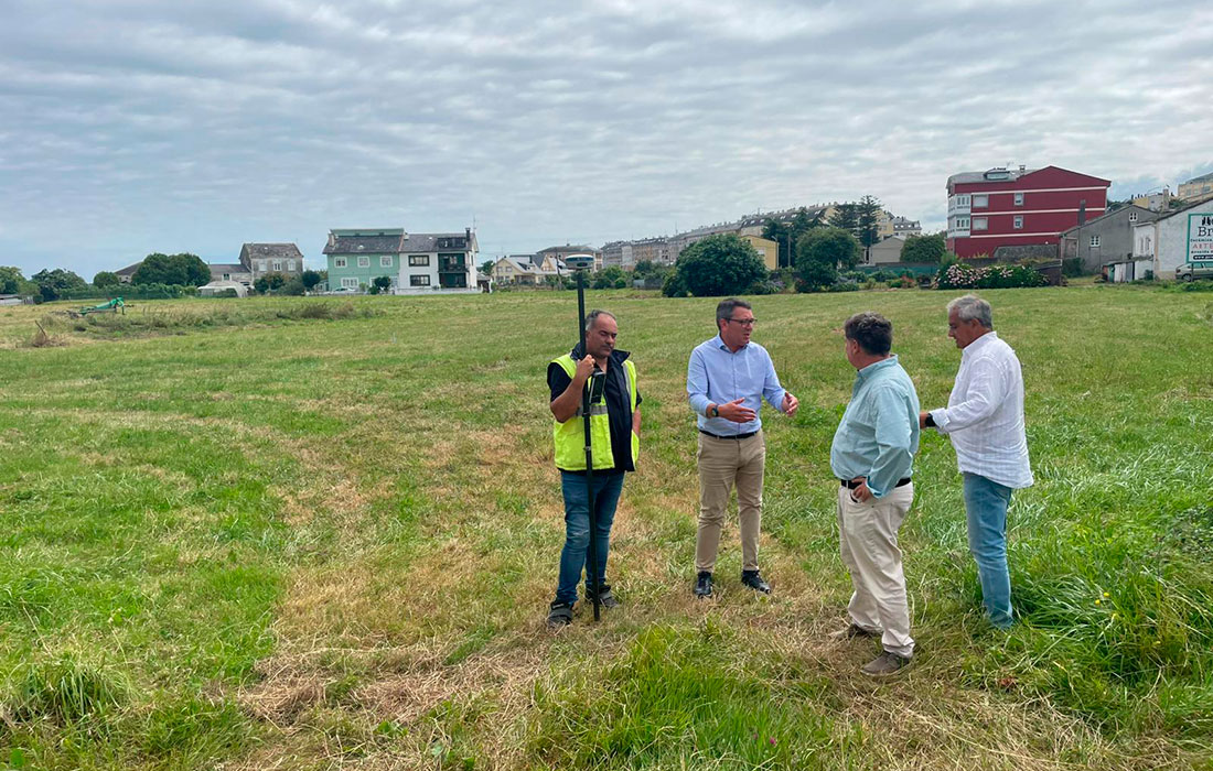 Ribadeo-visita-terreos-centro-saude-xullo-2025