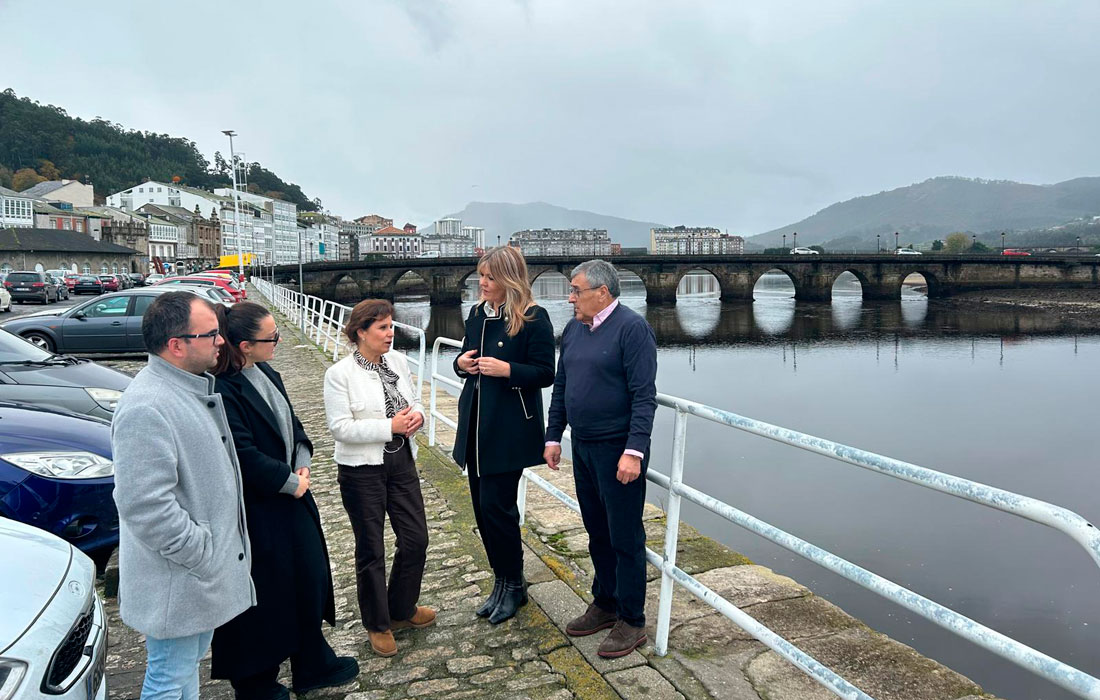 VIVEIRO-Cristina-Sanz-e-Jose-Manuel-Mato-coa-alcaldesa-de-Viveiro,-Marina-Gueimunde-02
