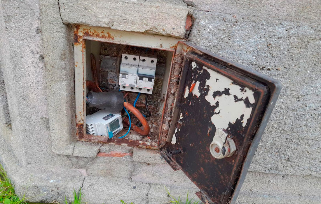 Viveiro-Plataforma-defensa-arbores-quiosko-musica-mal-estado-2026