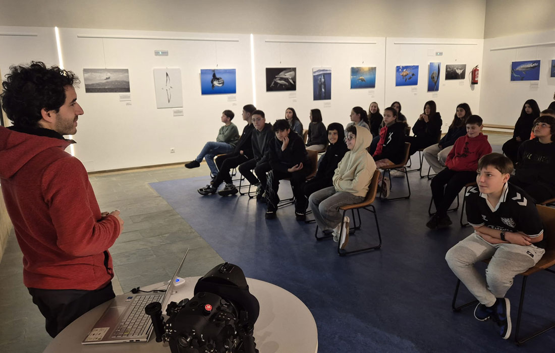 Cervo-IES-Marqués-de-Sargadelos-expo-Anxo-Cao-azores-2026