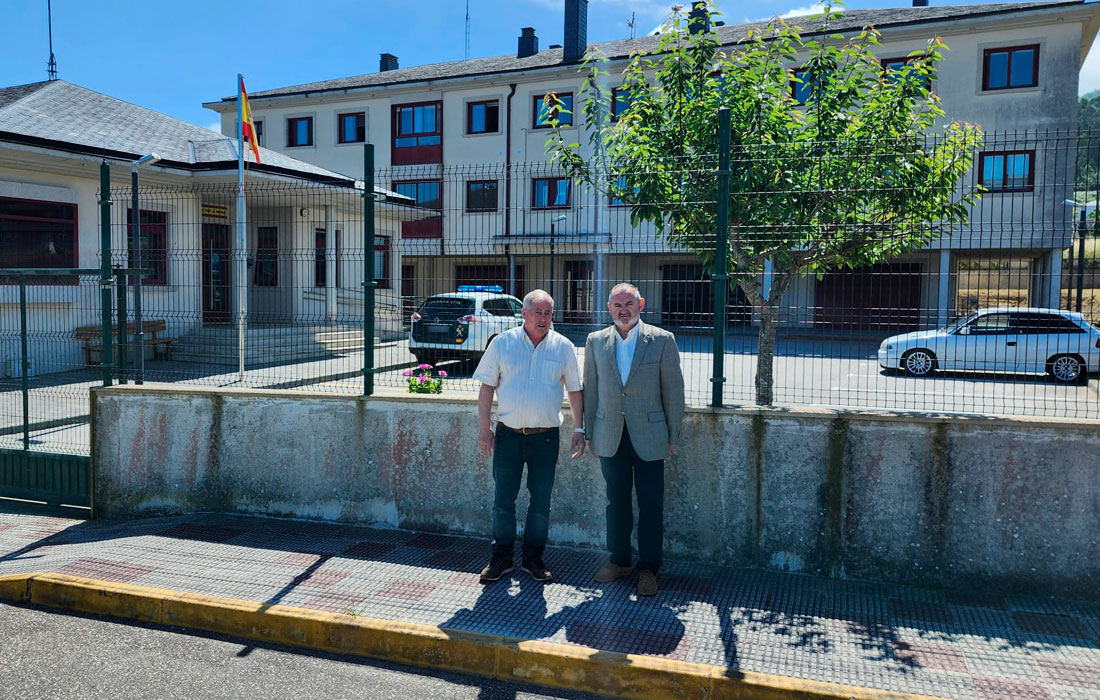JM-Balseiro-e-J-Novo-diante-cuartel-O-Vicedo