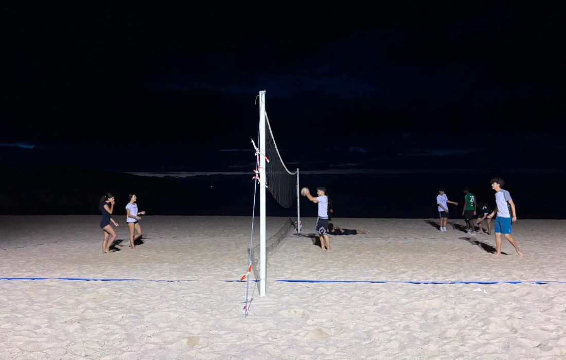CERVO volei plaia noite