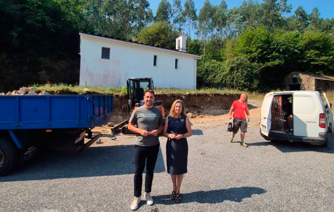 trabada-obras-contorna-capela-de-San-Miguel-en-Vilapercide