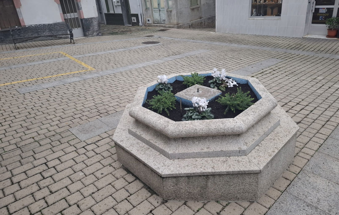 Foz-fonte-praza-Pardo-de-Cela