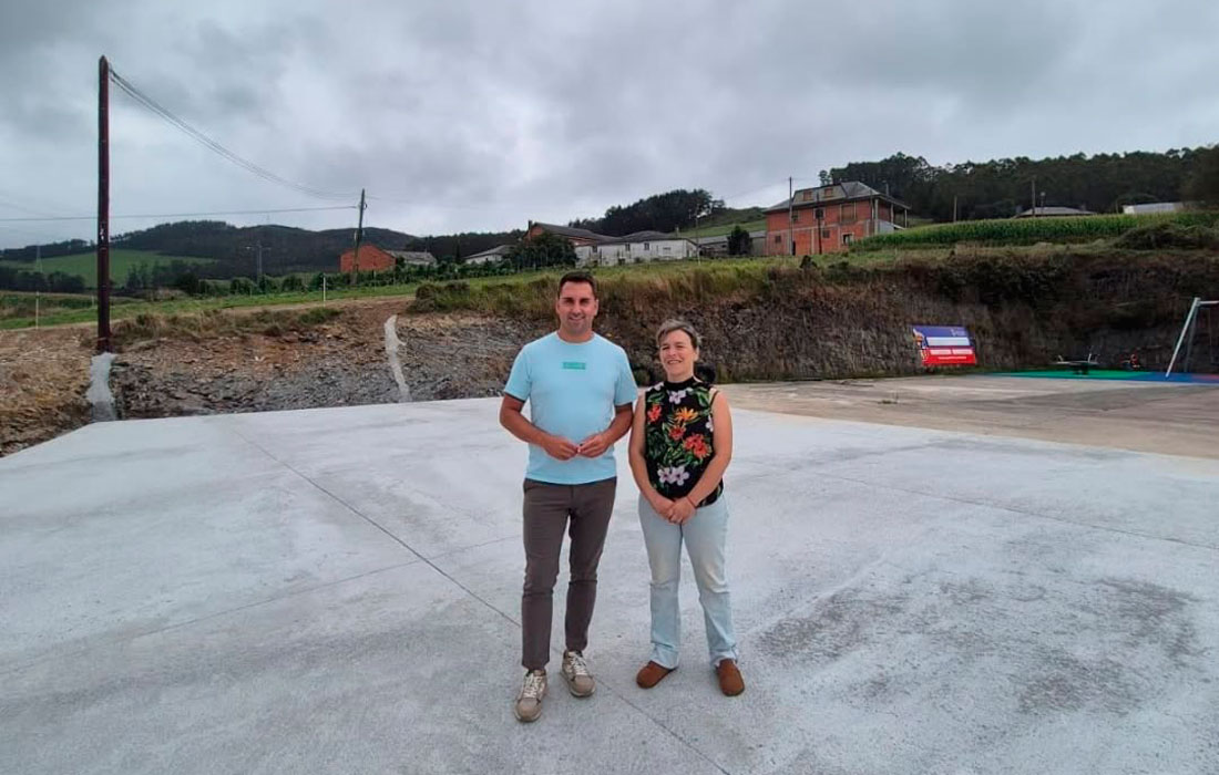 Trabada-Fornea-accesos-renovados-á-antiga-escola-tras-rematar-as-obras
