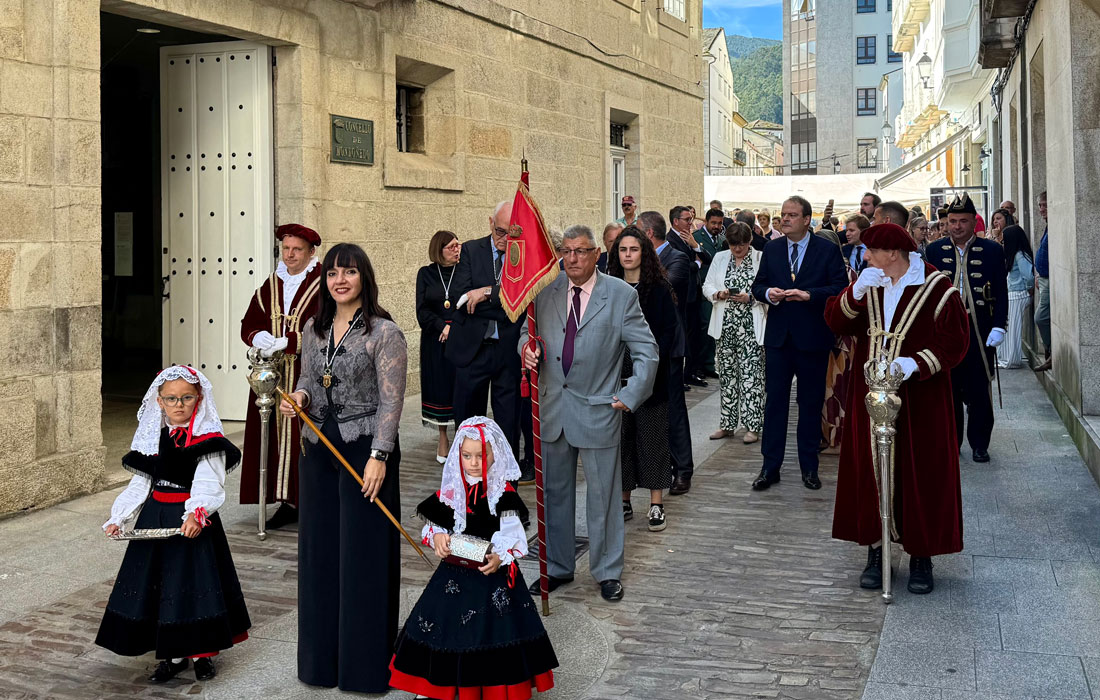 ofrenda-Virxe-dos-Remedios-de-Mondoñedo-alcaldesa-vilalba-2026