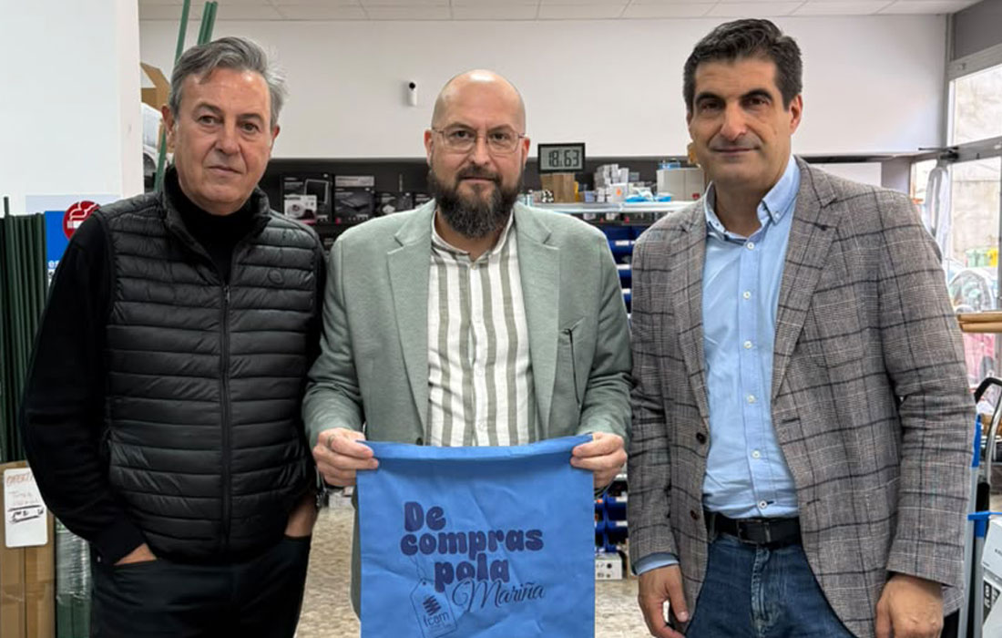 José-Ribagorda-percorre-o-comercio-de-Ribadeo-e-A-Pontenova