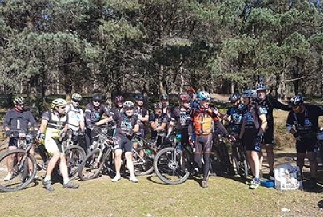 Biciclistas Galegos participantes na Monseivane vintage.