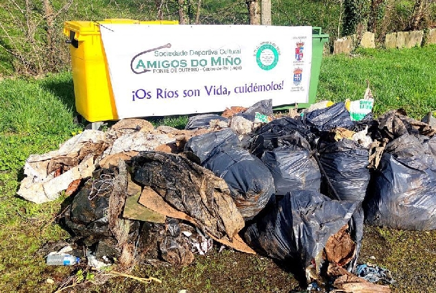 recollida lixo amigos do mino castro