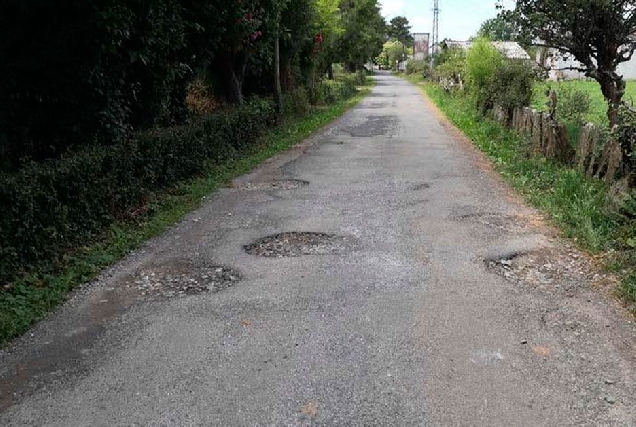 ACCESO AO NuCLEO DE BIDUEIROS NA PARROQUIA DE GOIRIZ