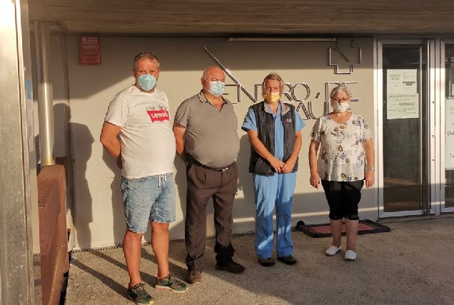 concelleiros psoe castro de rei diante do centro de saude