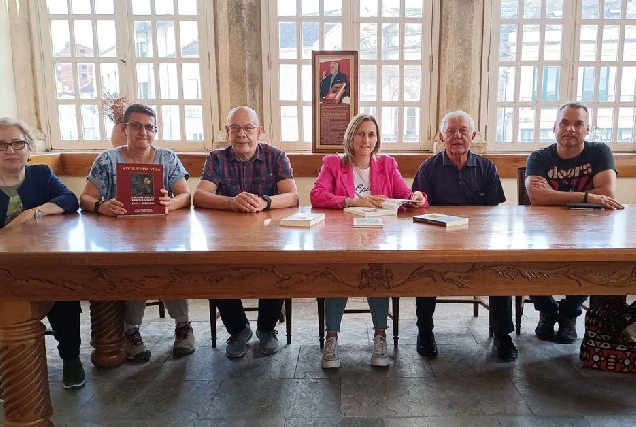 MESA COORDINADORA DON PACO PARA HOMENAXEAR A DEL RIEGO EN LOURENZA