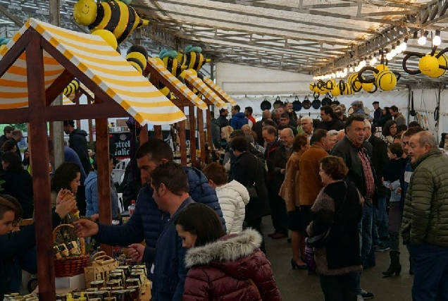 feira do queixo e do mel das pontes