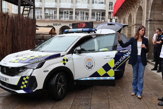 Novo vehiculo hibrido da Policia Local