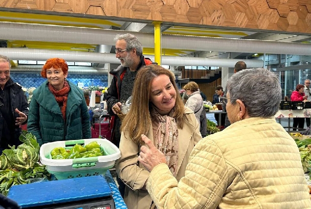 mulleres mercado tradicional praza abastos