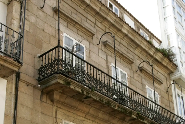 Fachada de casa na que Rosalía de castro morou na Coruña