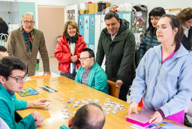 O presidente da Deputación da Coruña, Valentín González Formoso, visitando Aspronaga (Oleiros)