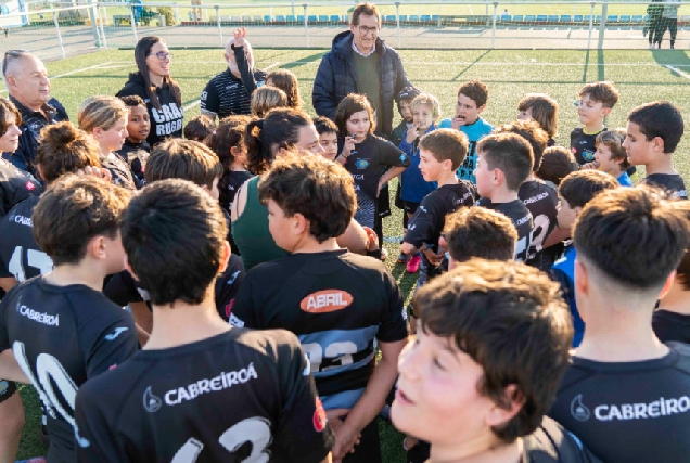 Imaxe de Antonio Leira, deputado de Deportes, nunha visita ao CRAT Rugby da Coruña