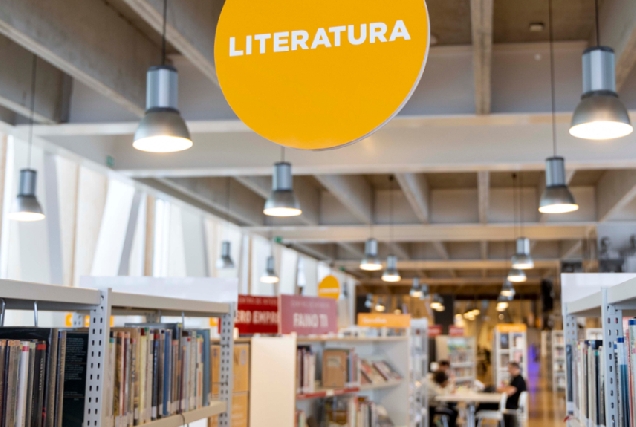 Imaxe recurso dunha biblioteca municipal na Coruña