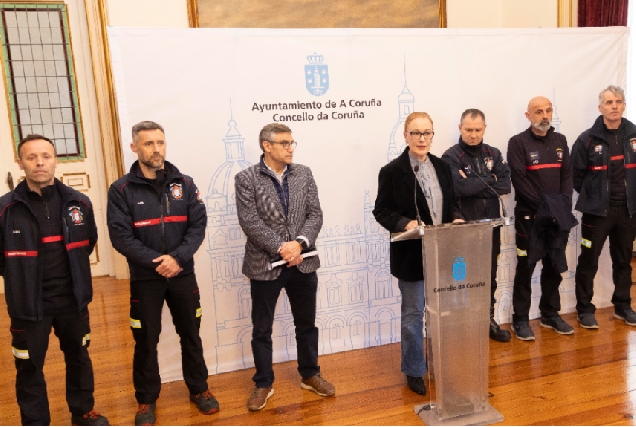 Visita dos bombeiros este martes ao Pazo de María Pita na Coruña