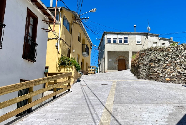 obras mellora casco vello A Pobra do Brollón