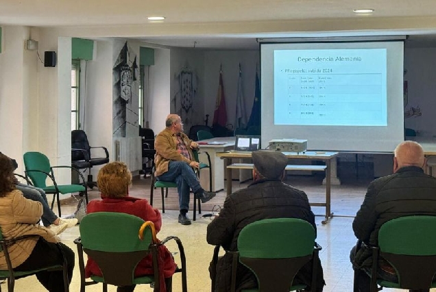 Luis Gulín nun encontro co colectivo de retornados de Maceda