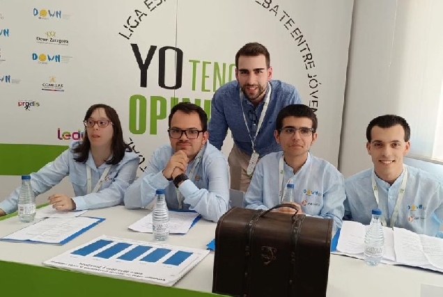 Membros de Down Ourense participan na Liga Española de Debate Universitario