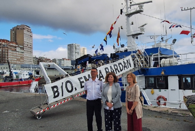 A subdelegada do Goberno, visitou o porto da Coruña para coñecer de preto o traballo do buque oceanográfico Emma Bardán