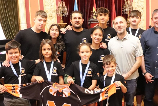 Gonzalo Pérez Jácome recibe aos tres equipos do Morcegos Ourense