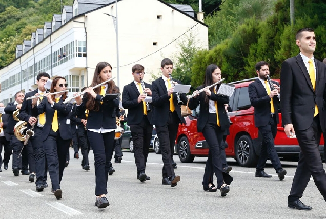 Banda-de-Música-Comarca-de-Sarria-cedida-por-Tomás-Cumbraos