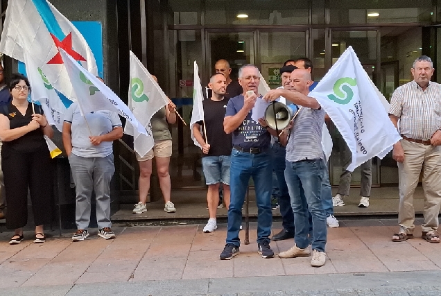 Concentracións en Ourense para esixir solucións ante a crise da EHE nas granxas