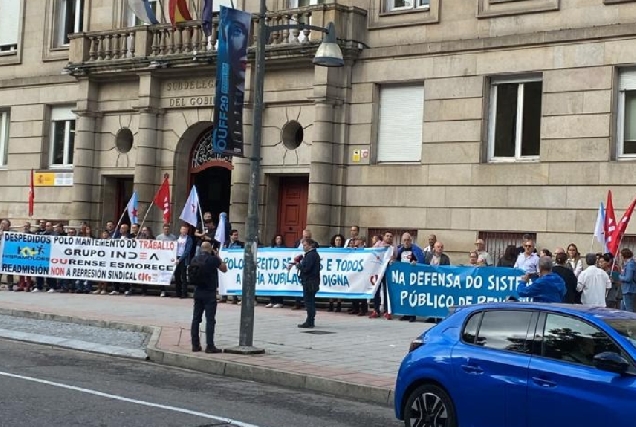 Mobilizacións fronte á Subdelegación do Goberno de Ourense polas pensións